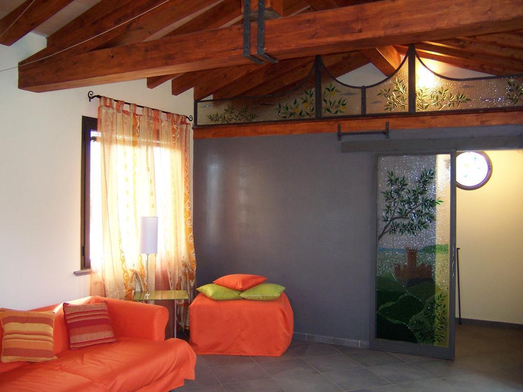 Caise Villa Кастелнуово Магра Стая снимка